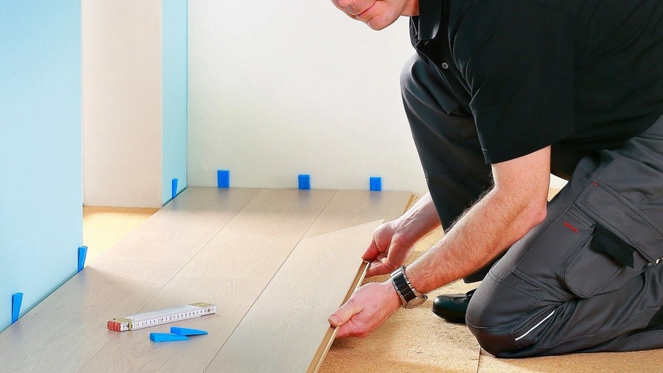 UNSERE PROFILEISTUNGEN Rund um Hartbeläge - Decor-Union Service 037a Bodenleger verlegt Laminat