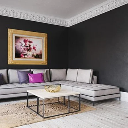 Dekorativ - Zierleisten mit einem Ornamentmuster als Gestaltungselement und Abschluß der Wand zur Decke.