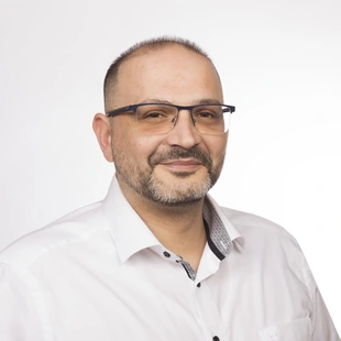 Portraitfoto Herr Sentuerk