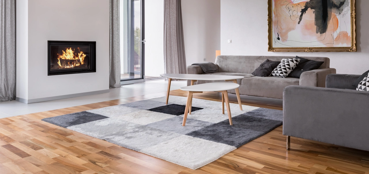 Bodenbeläge - Wohnzimmer mit Kamin - Stock-Fotografie