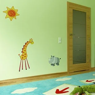 Wanddeko - Raufasertapete fürs Kinderzimmer, kann einfach mit Farbe gestaltet werden.