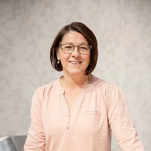 Frau Dube Leitung Näherei